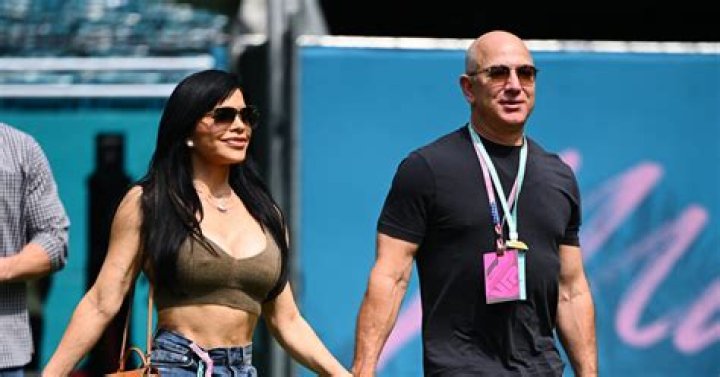 Is Jeff Bezos From Seattle?