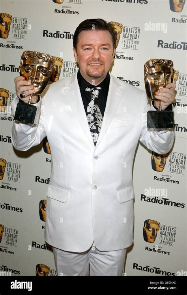 Is Ricky Gervais Left Handed?