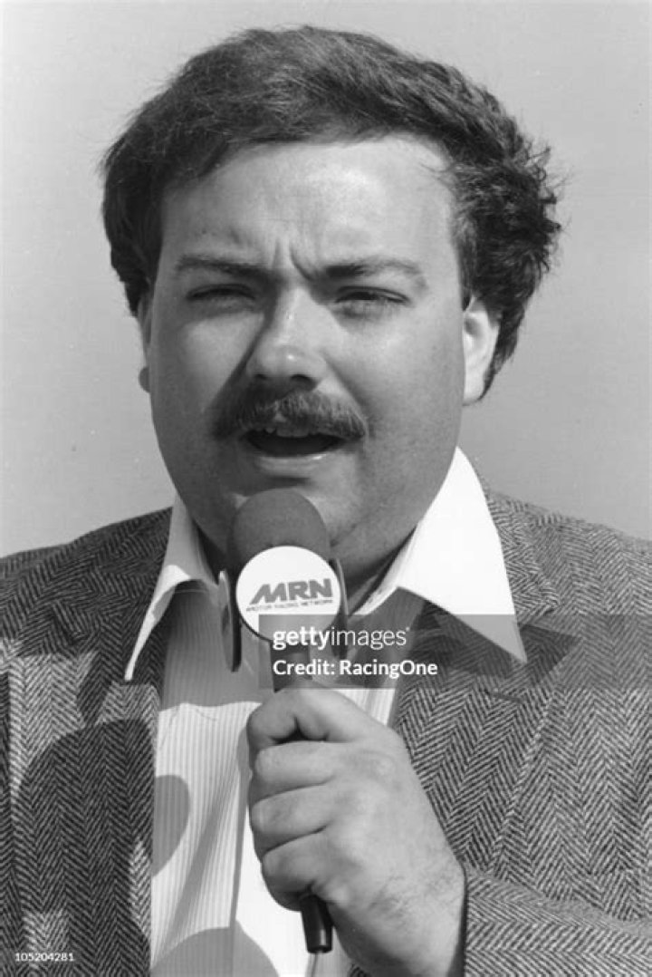 Jerry Punch Bio, married, wife, net worth, salary, children, Sportscaster, ESPN, College football, Acting, Facts