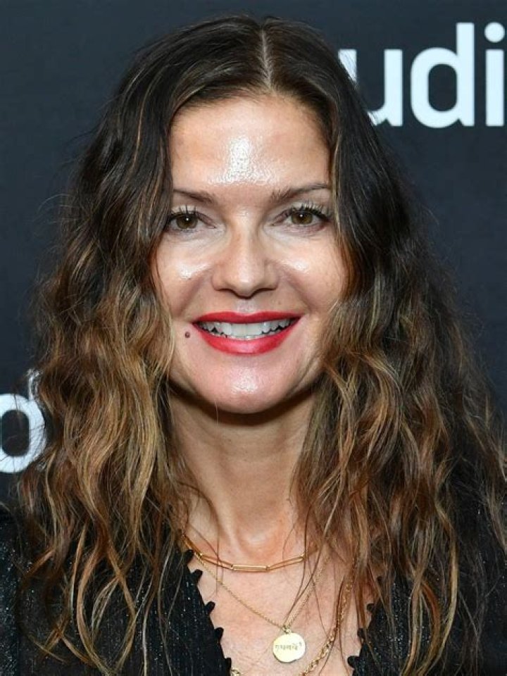 Jill Hennessy Height, Weight, Family, Facts, Spouse, Education, Biography