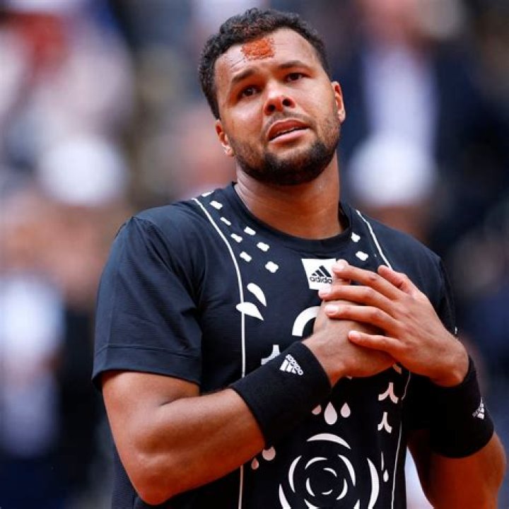 Jo-Wilfried Tsonga | Bio-married, affair, wife, children, bio, girlfriend, net worth, salary, age, nationality