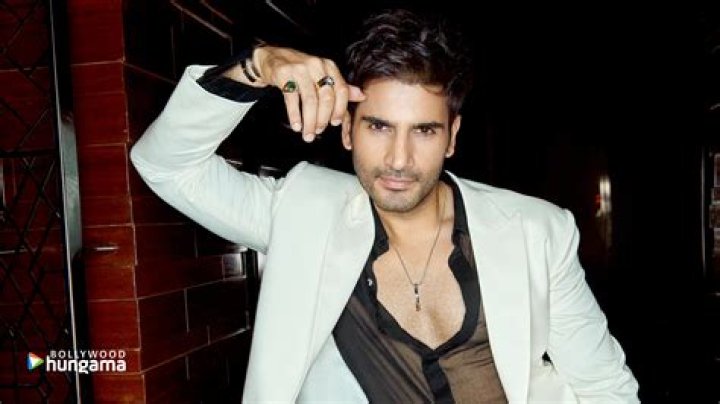 Karan Tacker Height, Weight, Age, Body Statistics