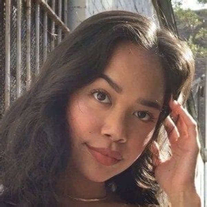 Kayla Pimentel Height, Weight, Age, Body Statistics