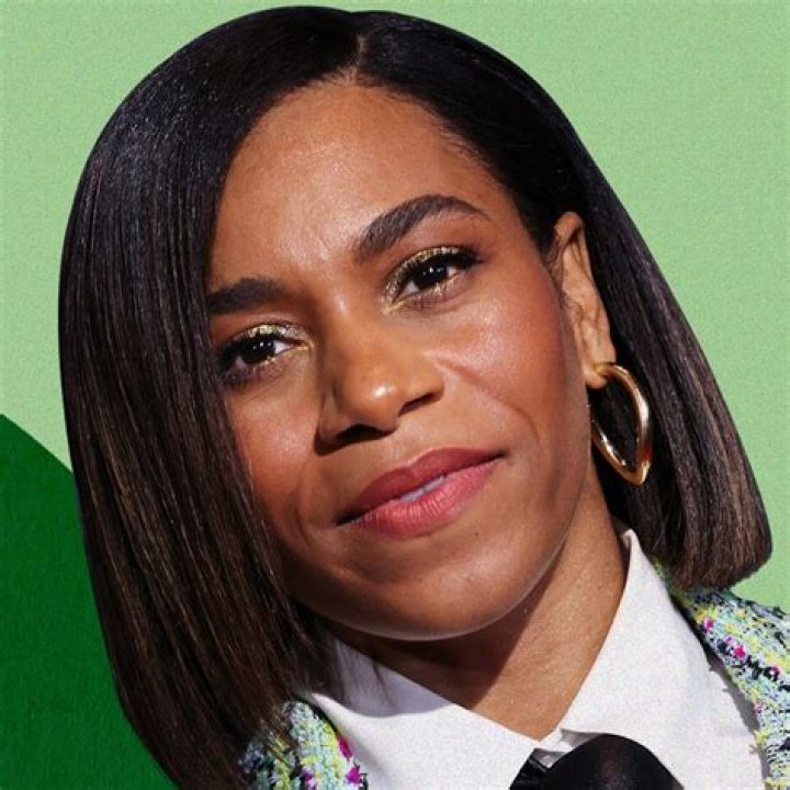 Kelly McCreary Height, Weight, Age, Body Statistics