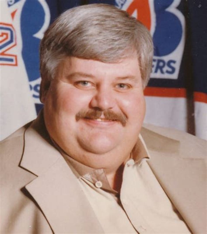 Ken Hitchcock, biography, Bio, wiki, net worth, Salary, Stanley cup, Canadian Ice Hockey Coach, current team, Married, Relationship, Girlfriend, Wife, Children