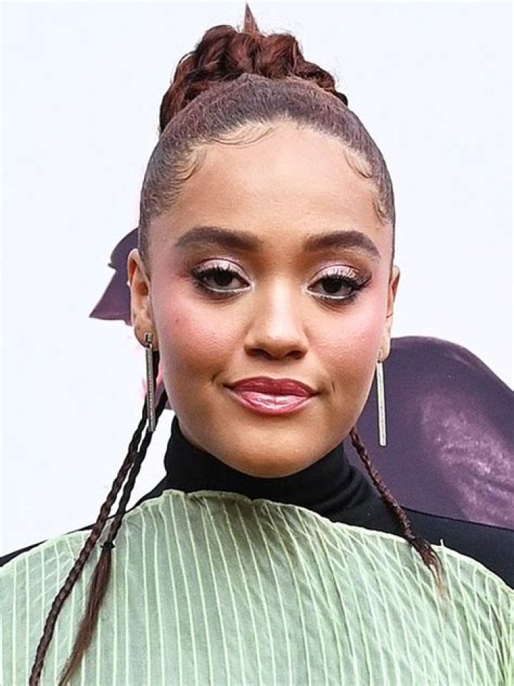 Kiersey Clemons Height, Weight, Age, Boyfriend, Family, Facts, Biography