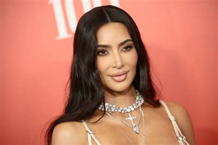 Kim Kardashian Height, Weight, Age, Spouse, Body Statistics