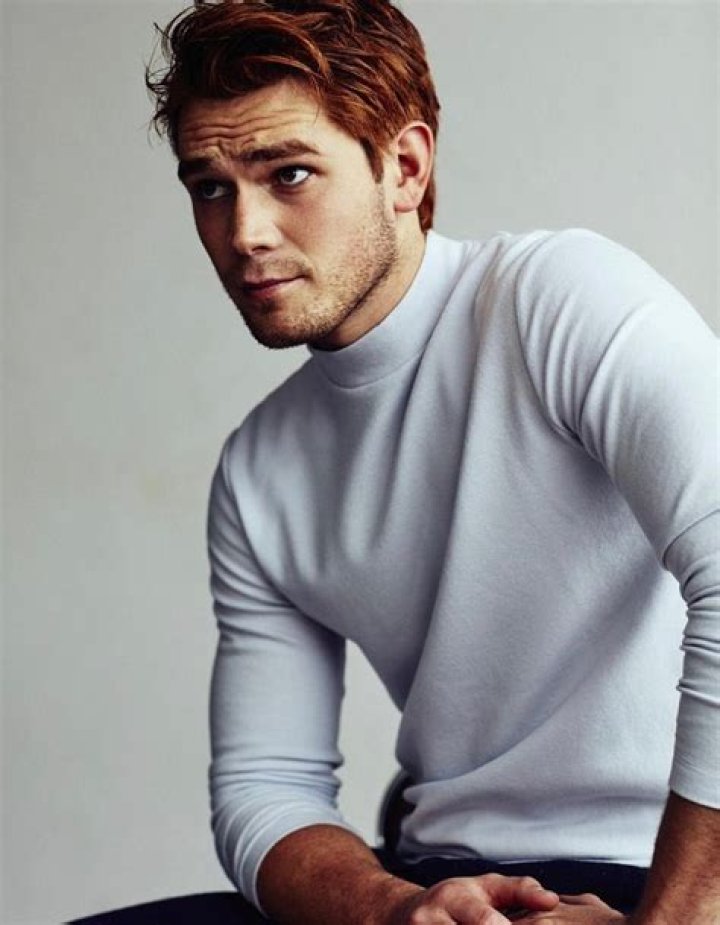 KJ Apa Height, Weight, Age, Girlfriend, Family, Facts, Biography