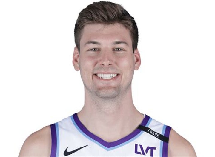 Kyle Filipowski Age, Parents, Brother, High School Stats, Birthday, Hometown, Salary, Net Worth, Girlfriend, Twitter, and Instagram