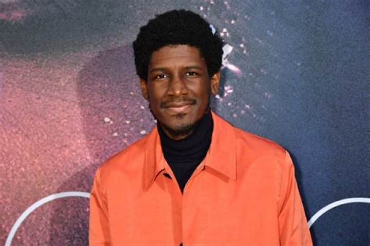 Labrinth Height, Weight, Age, Girlfriend, Family, Facts, Biography