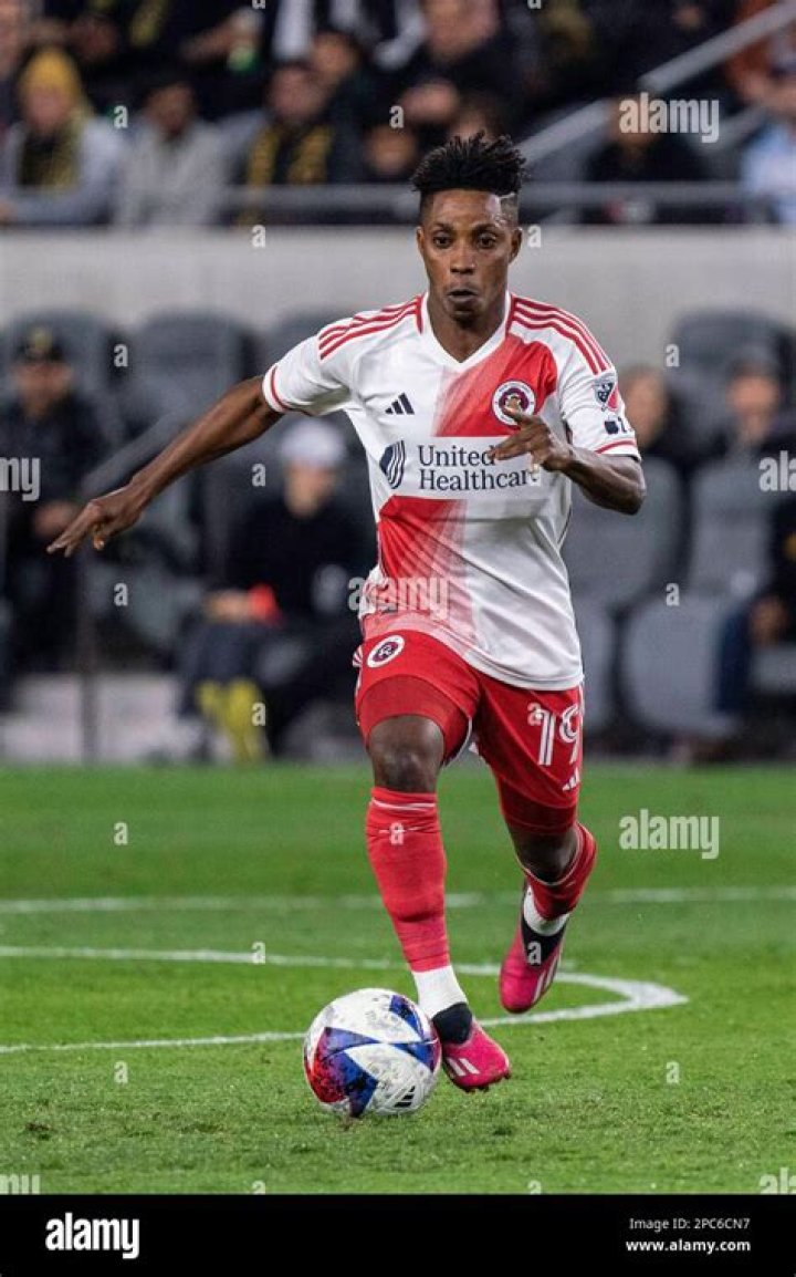 Latif Blessing Net worth and Salary 2020; Who is his Girlfriend? (Bio, Age, Affair, Girlfriend, Relationship, Family)