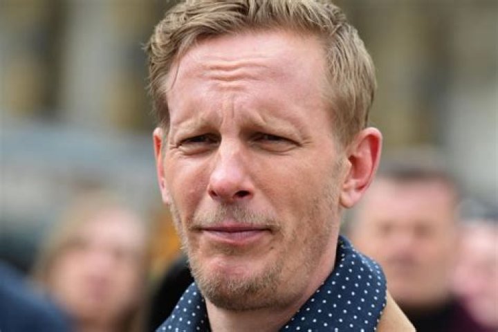 Laurence Fox Height, Weight, Age, Girlfriend, Family, Facts, Biography