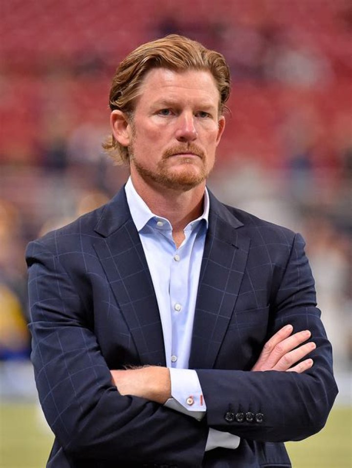 Les Snead Age, Draft Picks, Wiki, Shirt, Memes, Salary, Net Worth, Wife, Kids, Instagram, and Twitter