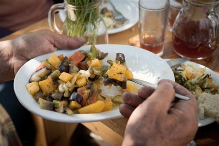 I'm a Doctor and These Are the 5 "Food Secrets" of the Longest-Living People