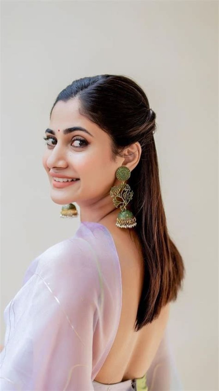 Losliya Mariyanesan Height, Weight, Age, Body Statistics