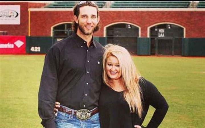 
Madison Bumgarner is Living Happily with his Wife Ali Saunders: Know about his Married Life