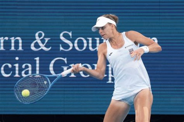 Magda Linette Height, Weight, Age, Family, Facts, Biography