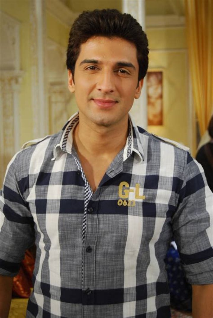 Manish Raisinghan Height, Weight, Age, Body Statistics