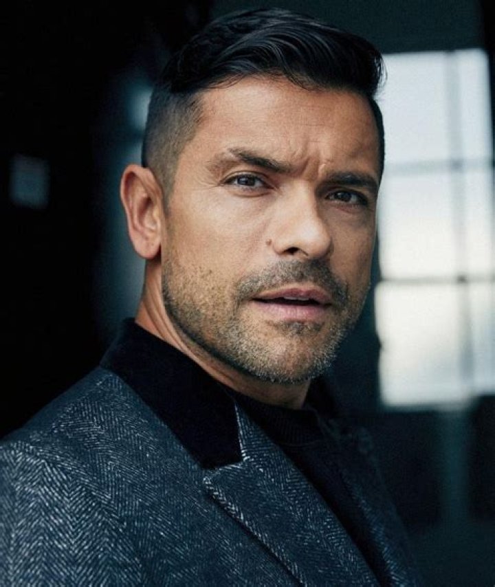 Mark Consuelos Height, Weight, Age, Girlfriend, Children, Facts, Biography
