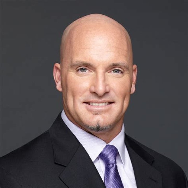 Mark Sweeney Bio-salary, net worth, married, wife, children, relationship, career, age, dating, nationality, affair