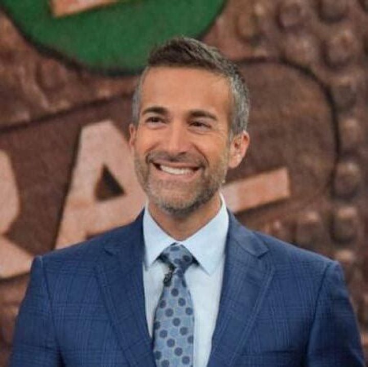 MLB Network's Matt Vasgersian Salary and Net worth; How is his Married Life with Kimberly Craig?