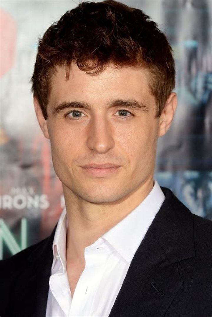 Max Irons Height, Weight, Age, Girlfriend, Family, Facts, Biography