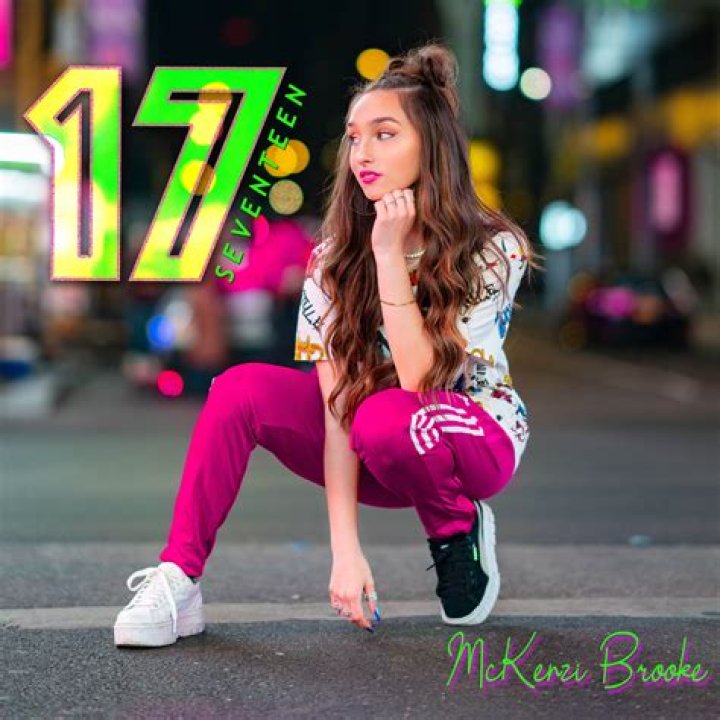 McKenzi Brooke Height, Weight, Age, Body Statistics, Biography, Family