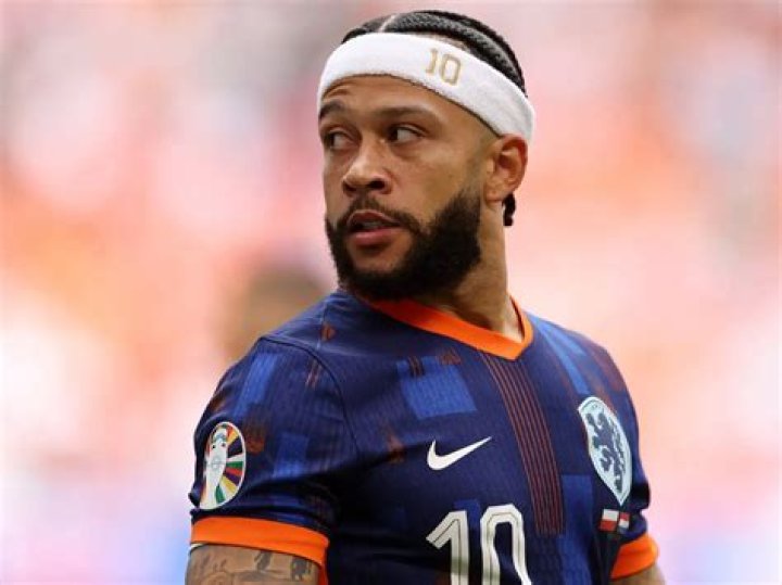 Barcelona's Memphis Depay Salary, Net Worth, Girlfriend, Height, Stats, FIFA 22, Bio, Parents, Age