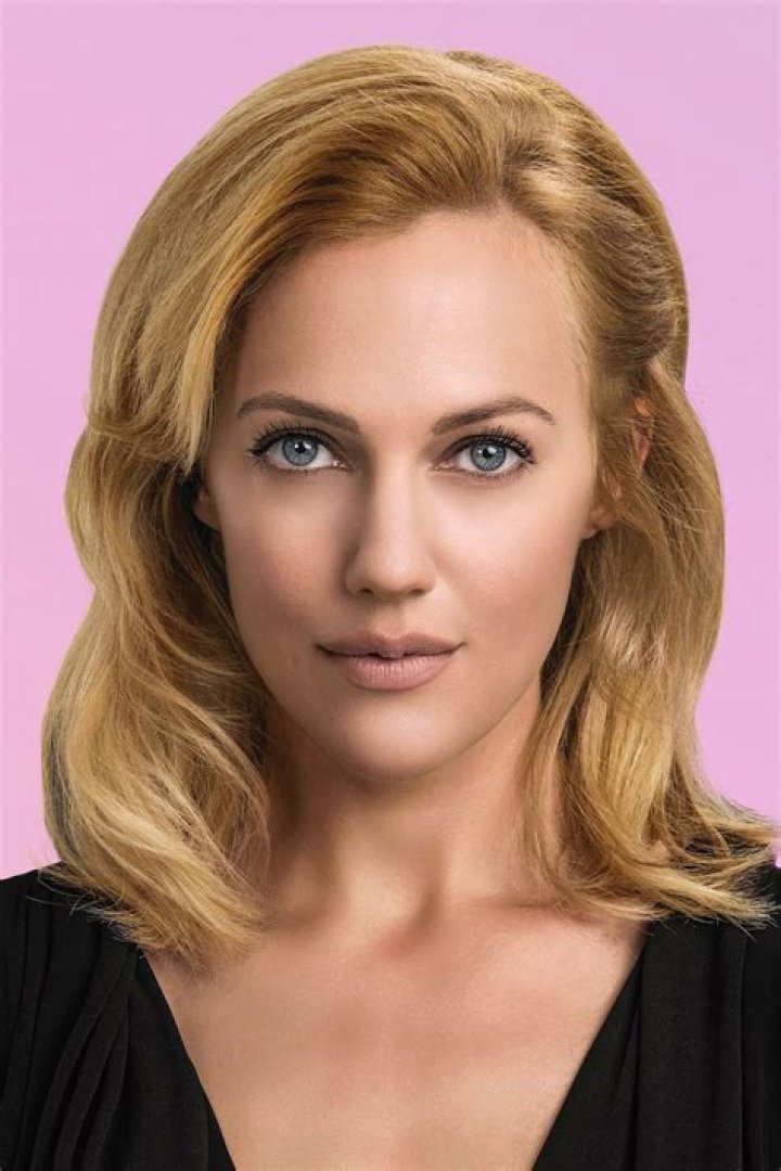 Meryem Uzerli Height, Weight, Age, Boyfriend, Family, Facts, Biography