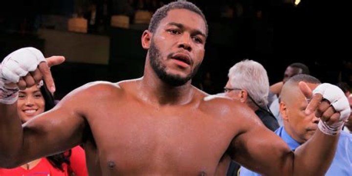 American boxer Michael Hunter Biography, Age, Wife, Married, Family, Career, Net worth