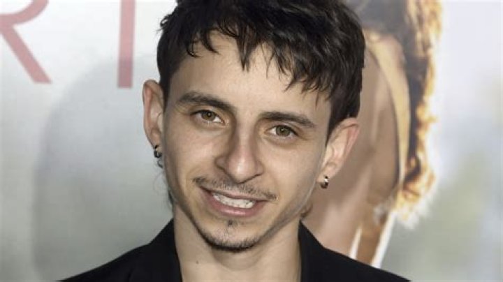 Moisés Arias Height, Weight, Age, Girlfriend, Family, Facts, Biography
