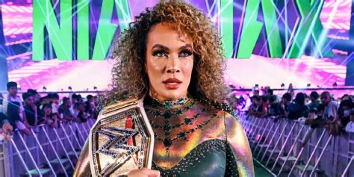 Cousin of Dwayne Jonson, The second lowest earner, know her earning from WWE