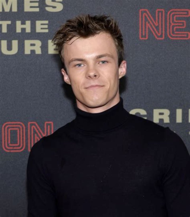 Nicholas Hamilton Height, Weight, Age, Girlfriend, Family, Facts, Biography