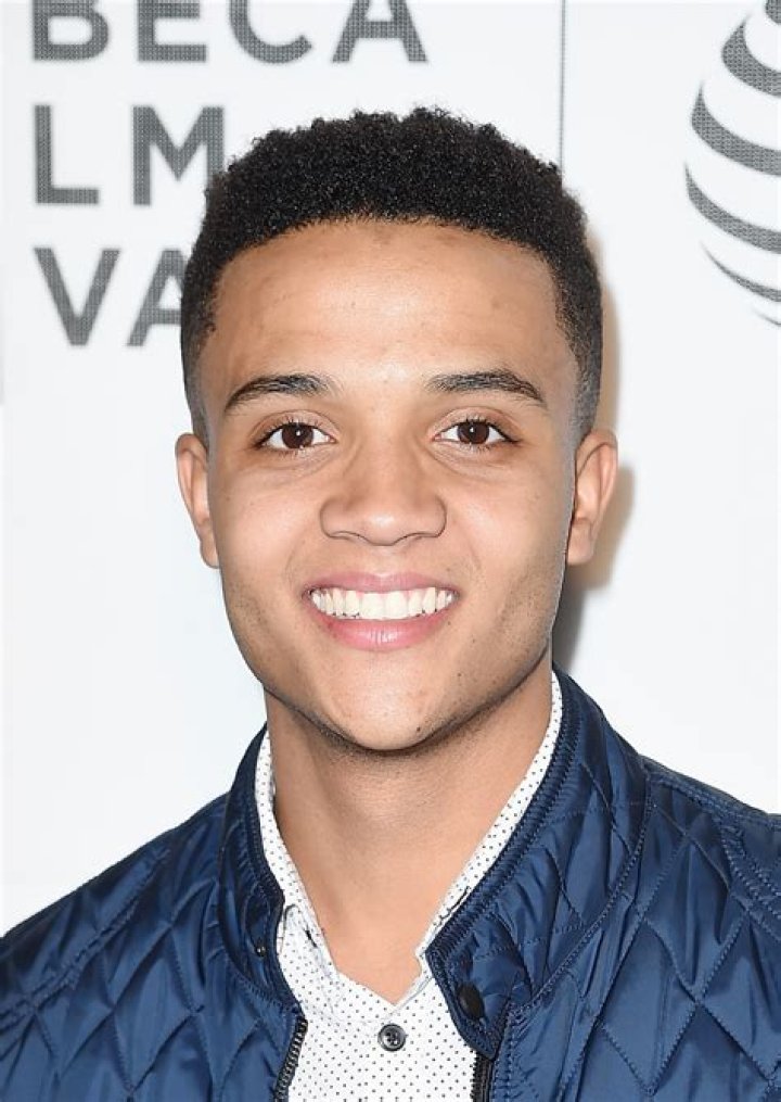 Nicholas L. Ashe Height, Weight, Age, Boyfriends, Biography