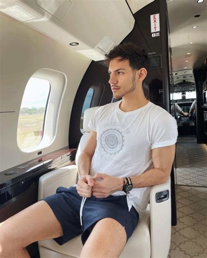 Nick Hissom – Celeb Secrets