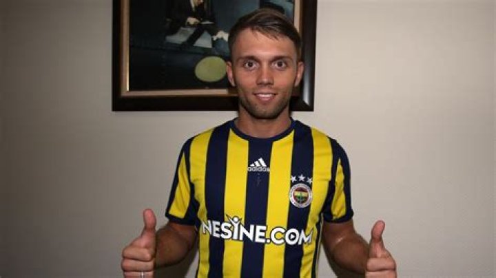 Ukrainian Midfielder Oleksandr Karavayev's Biography, Parents, Salary, Net Worth, Earnings, Titles, Contract, Wife and Children