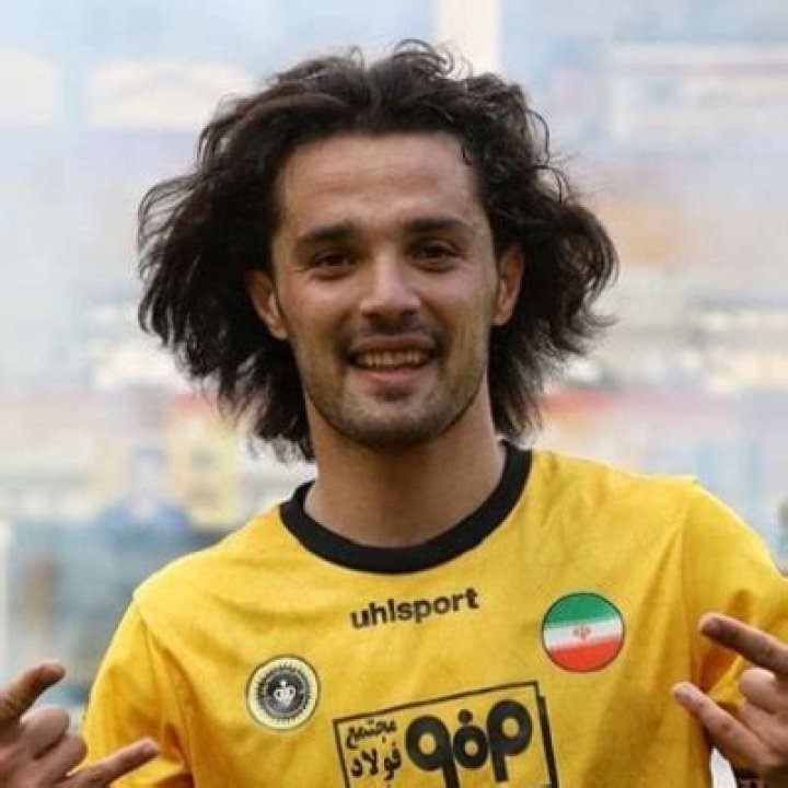 Omid Noorafkan Age, Parents, Wiki, Stats, Transfermrkt, Salary, Net Worth, FIFA, Wife, and Instagram