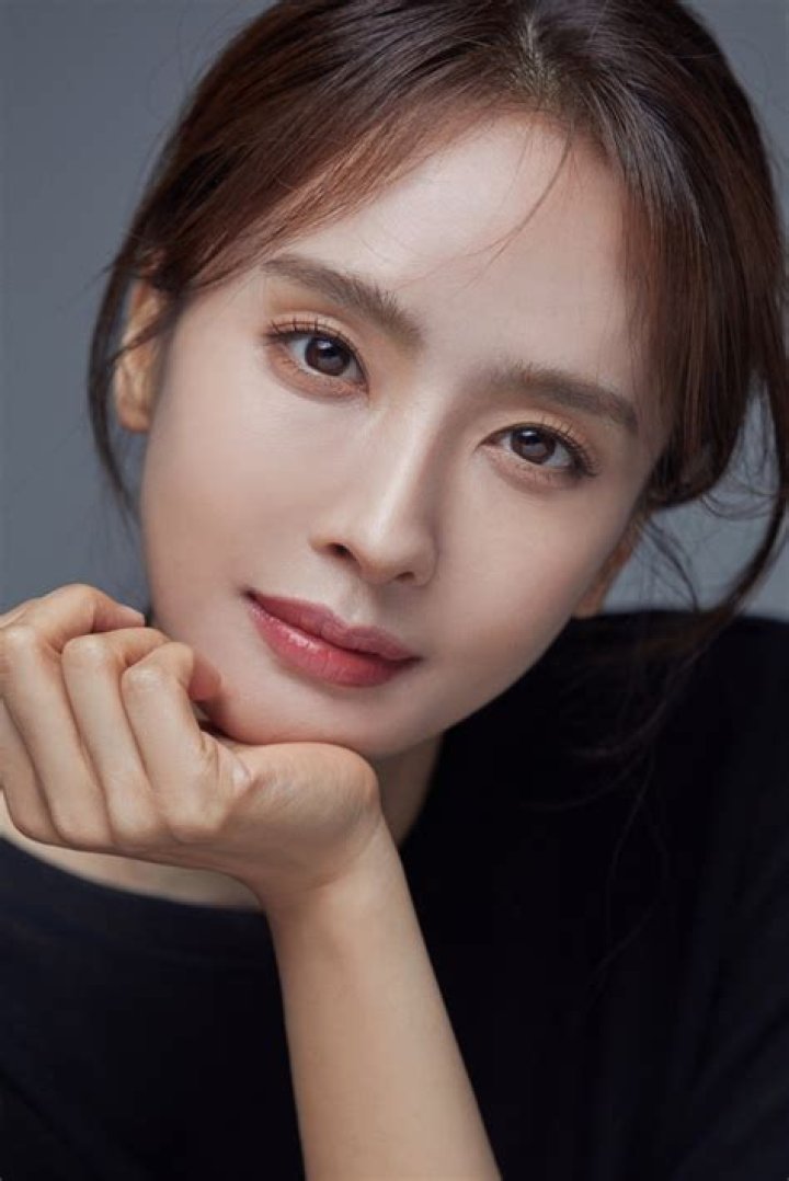Park Jung-ah Height, Weight, Age Spouse, Biography, Family, Facts
