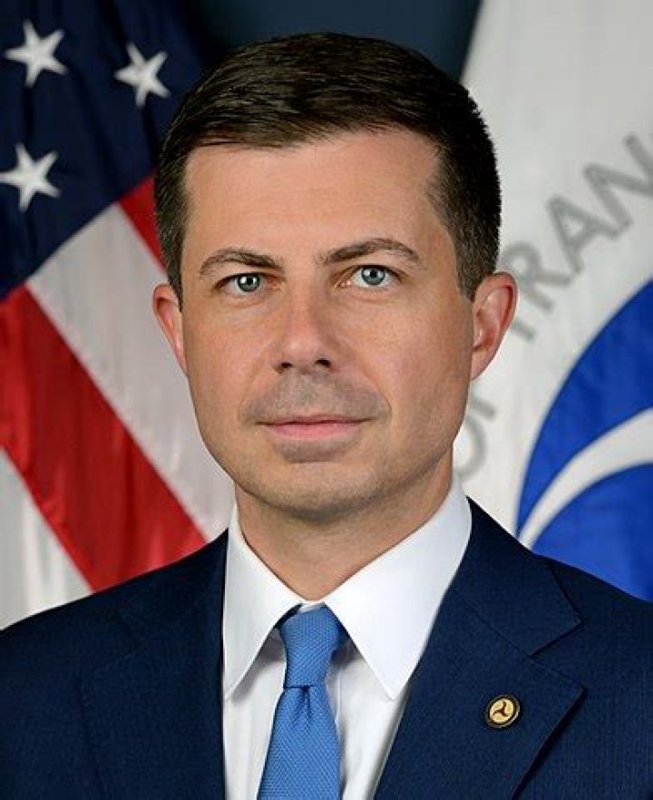 Pete Buttigieg Height, Weight, Age, Spouse, Family, Facts, Biography