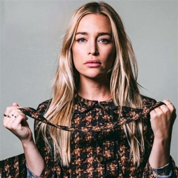 Piper Perabo Height, Weight, Age, Boyfriend, Family, Facts, Biography