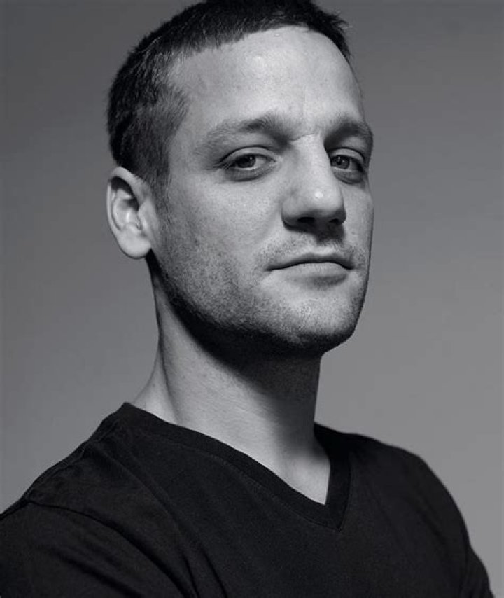 Rodrigo de la Serna Height, Weight, Age, Girlfriend, Family, Biography