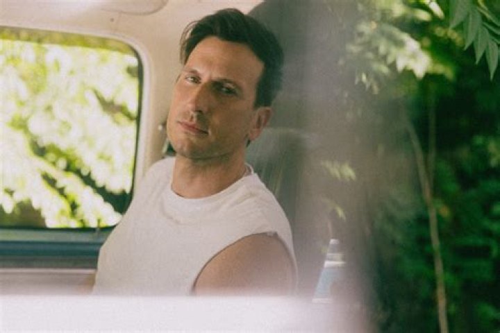 Russell Dickerson Gives Fans the “Full Picture” of Who He Is As an Artist with Self-Titled Album (Listen) – Celeb Secrets