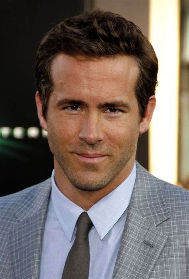 Ryan Reynolds Height, Weight, Age, Spouse, Family, Facts, Biography