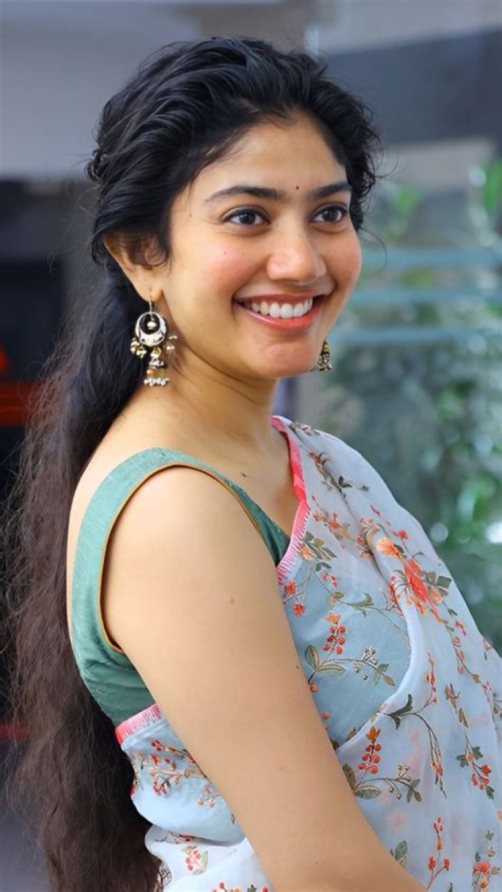 Sai Pallavi Height, Weight, Age, Boyfriend, Family, Facts, Biography