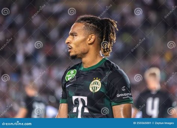 Footballer Samy Mmaee's Salary, Net Worth, Girlfriend, Parents, Brothers, Siblings, Nationality, FIFA 22, Stats, Instagram