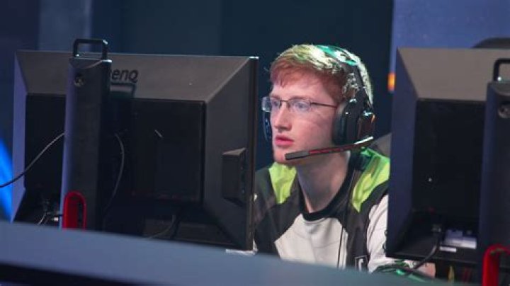 Call Of Duty Player Seth Abner aka Scump, Scump OpTic, Chicago Huntsmen, Net worth, Girlfriend