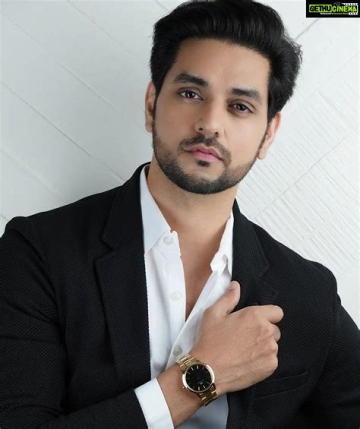 Shakti Arora Height, Weight, Age, Spouse, Family, Facts, Biography