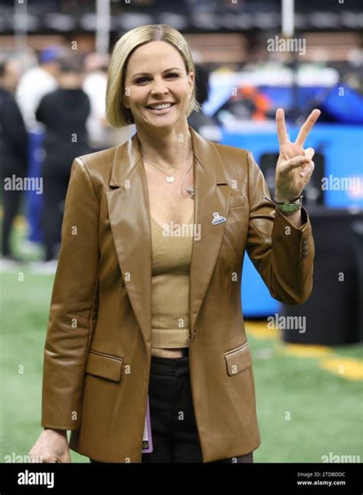 NASCAR correspondent, Shannon Spake has an estimated net worth of $1 million, Is she married?