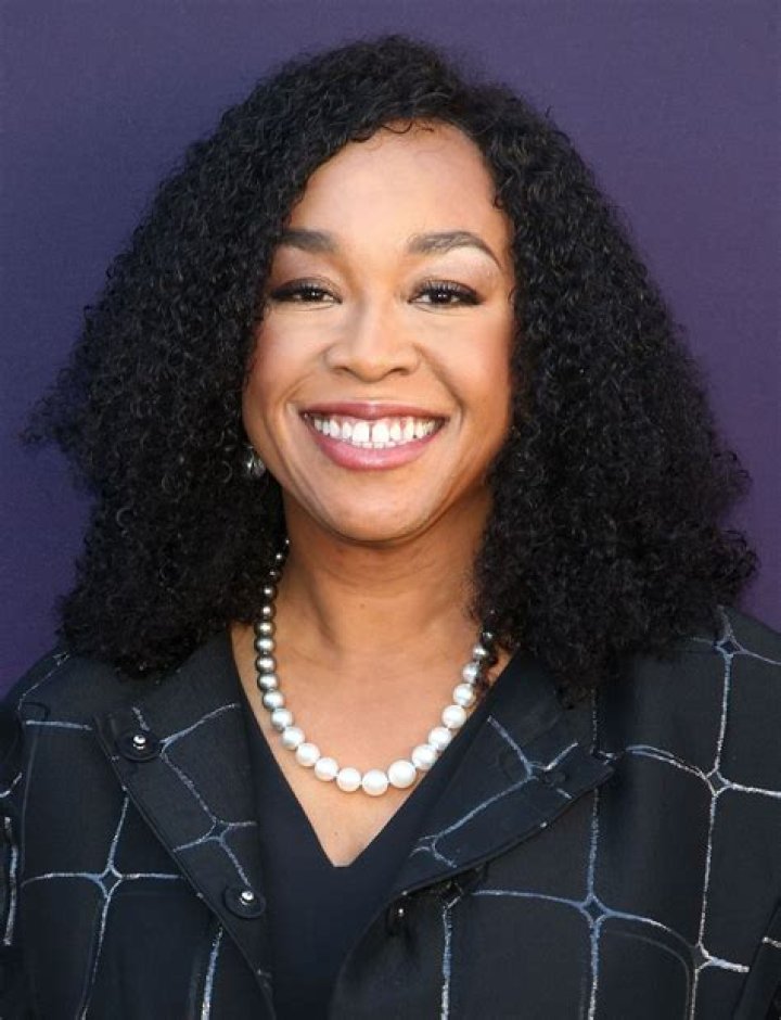 Shonda Rhimes Height, Weight, Age, Boyfriend, Family, Facts, Biography