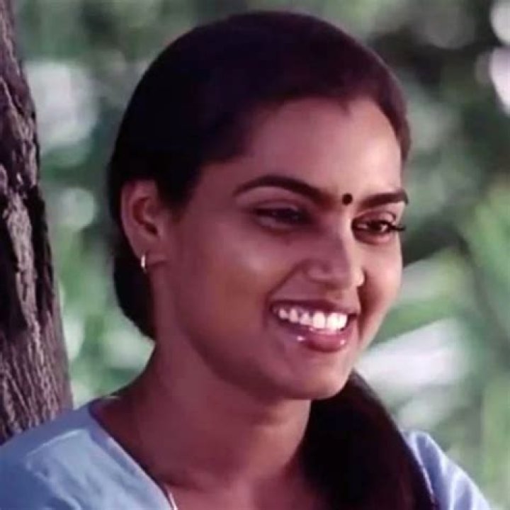Silk Smitha Height, Weight, Age, Body Statistics